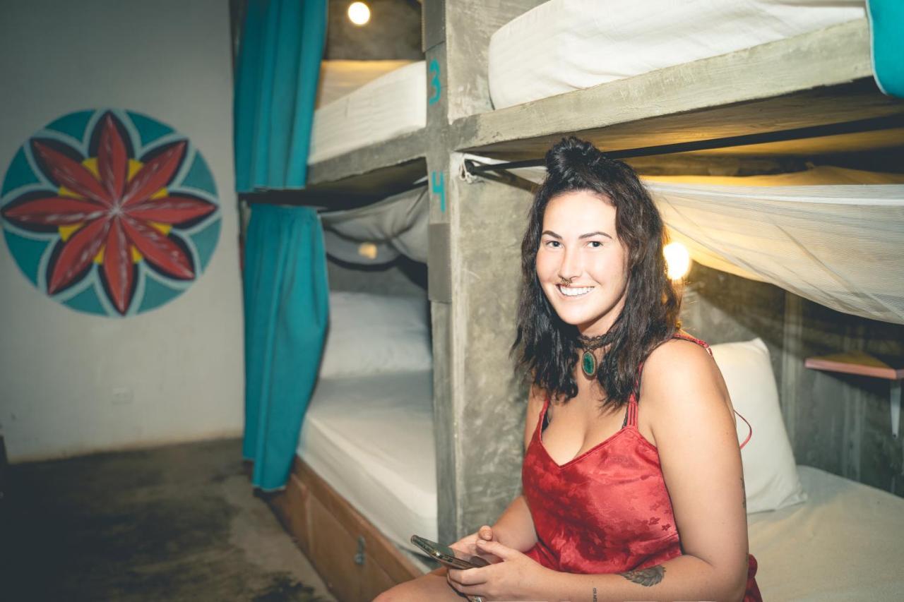 Freesoul Hostel パロミノ エクステリア 写真